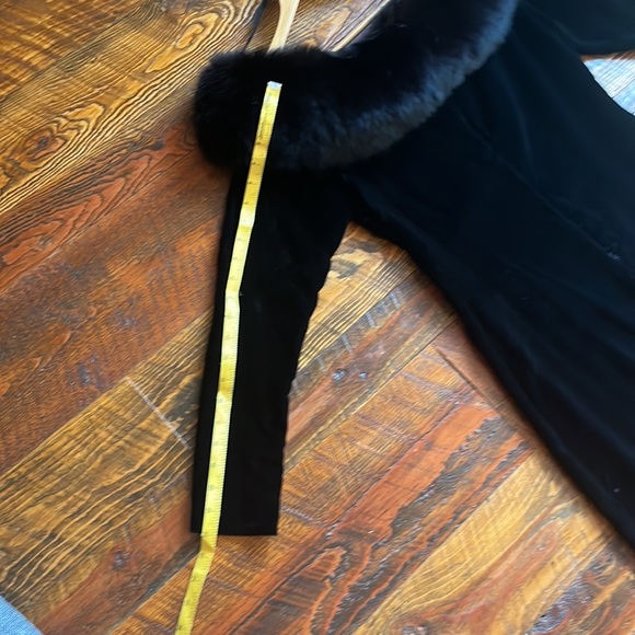 Vintage velvet cocktail dress with fur neckline Tracy Mills Circa late 1980’s - Picture 9 of 14